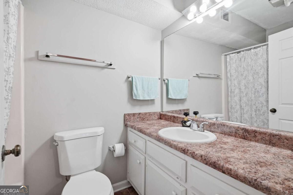 200 Villa Road # 103 Property Photo 9