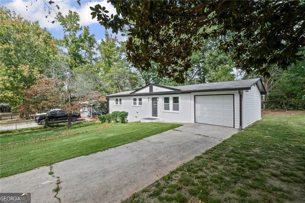 5961 John Street Property Photo 4