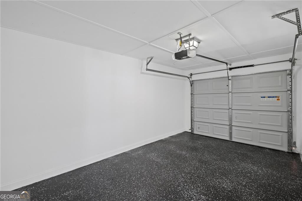 5961 John Street Property Photo 7