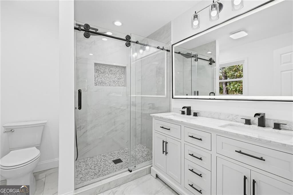 5961 John Street Property Photo 19
