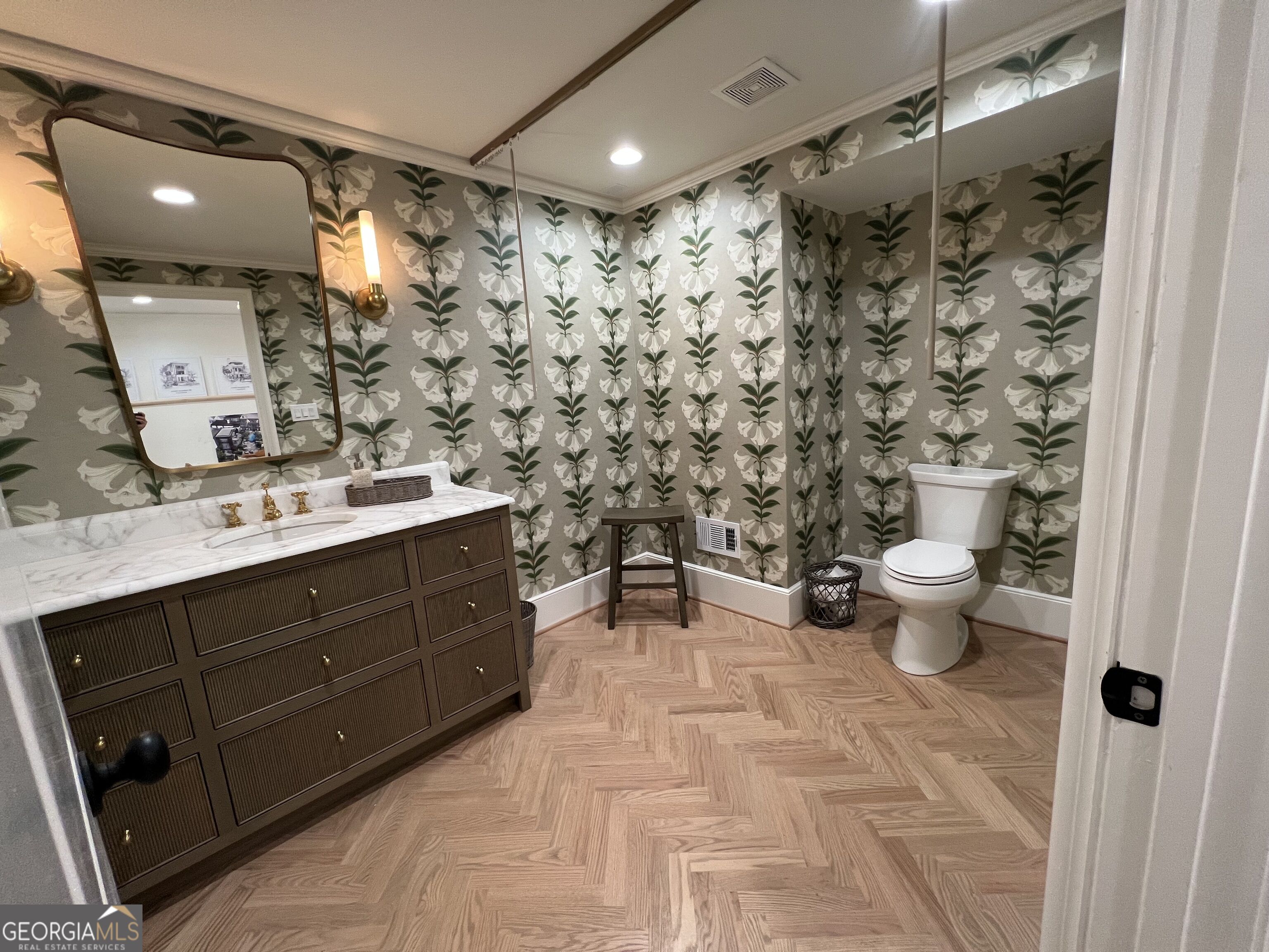 69 Delmont Drive Ne Property Photo 8