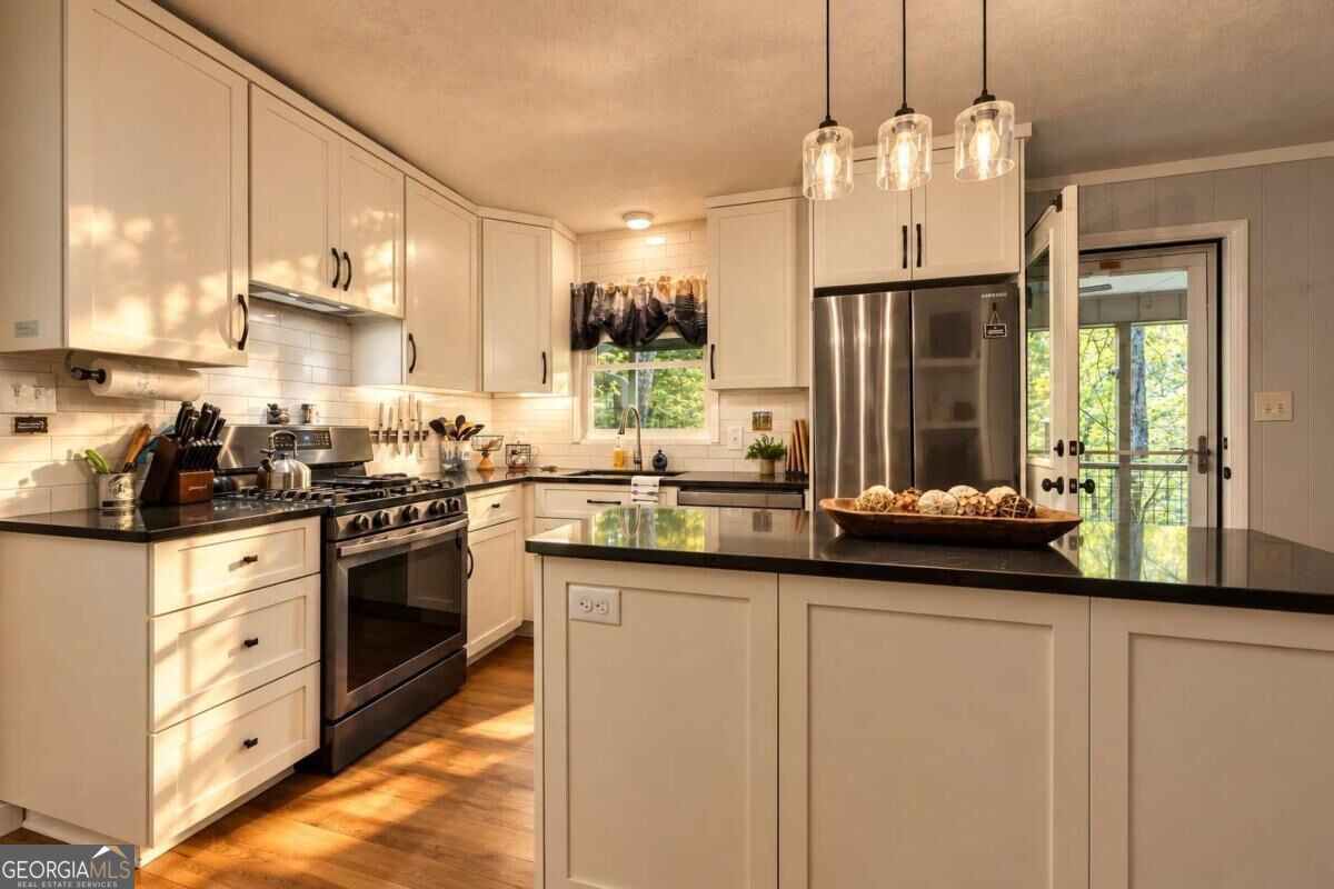 546 Happy Hollow Circle Property Photo 3