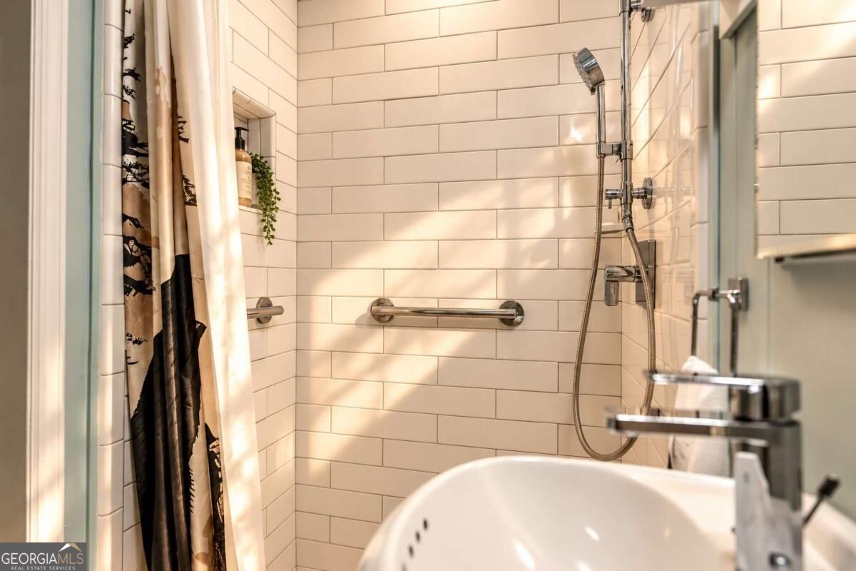546 Happy Hollow Circle Property Photo 12