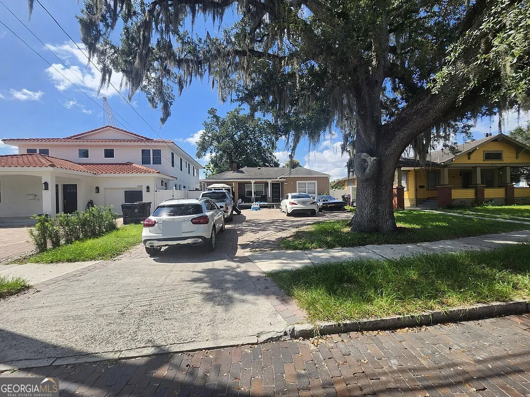 1824 Woodward Street Property Photo 1