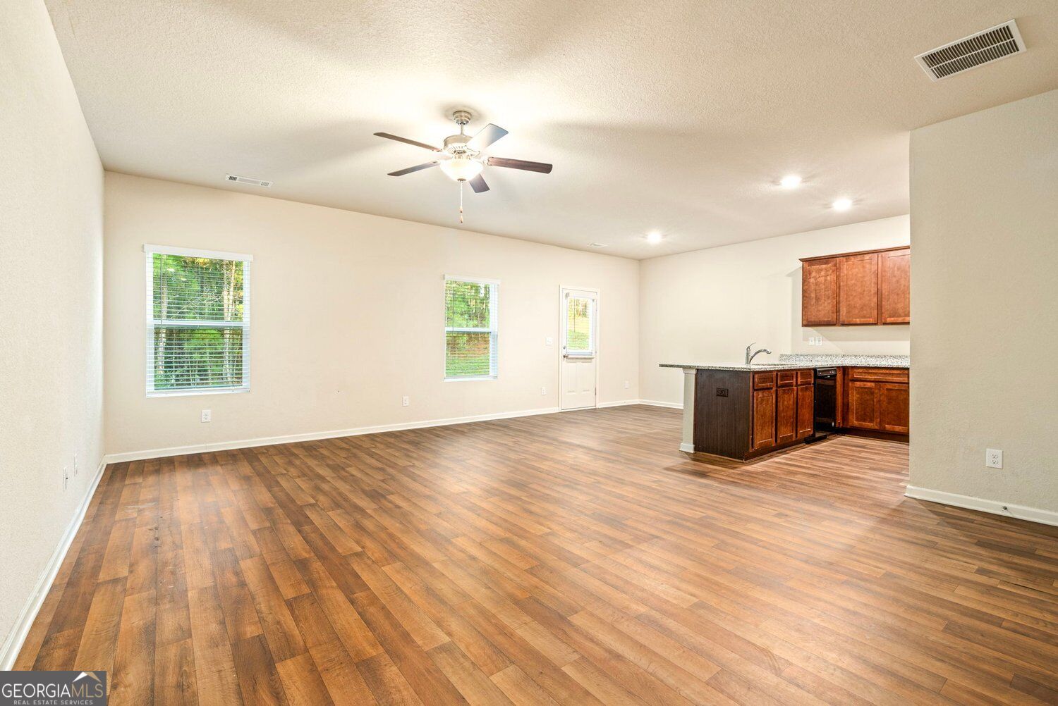 372 Morning Drive Property Photo 9