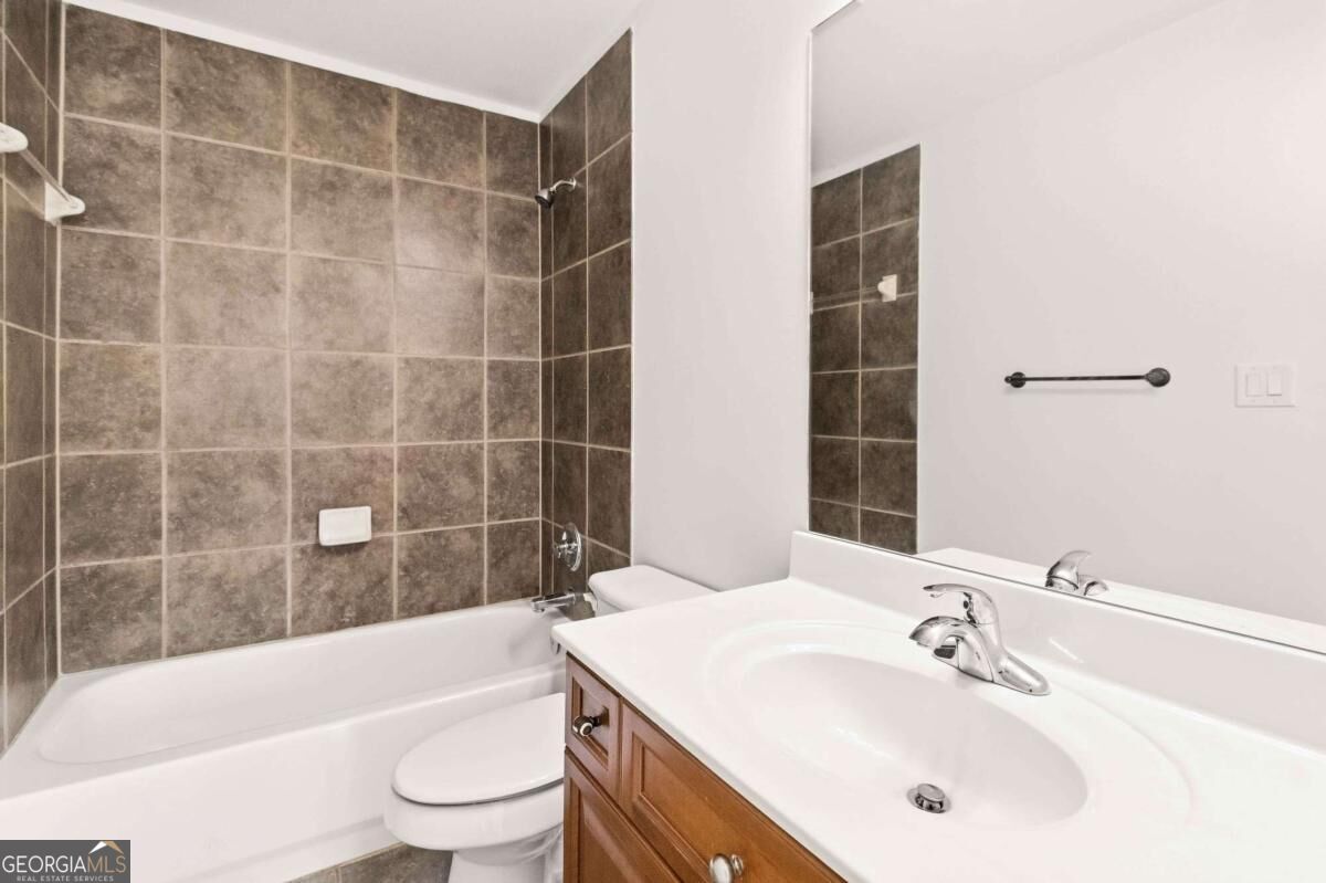 1916 Severbrook Place Property Photo 54
