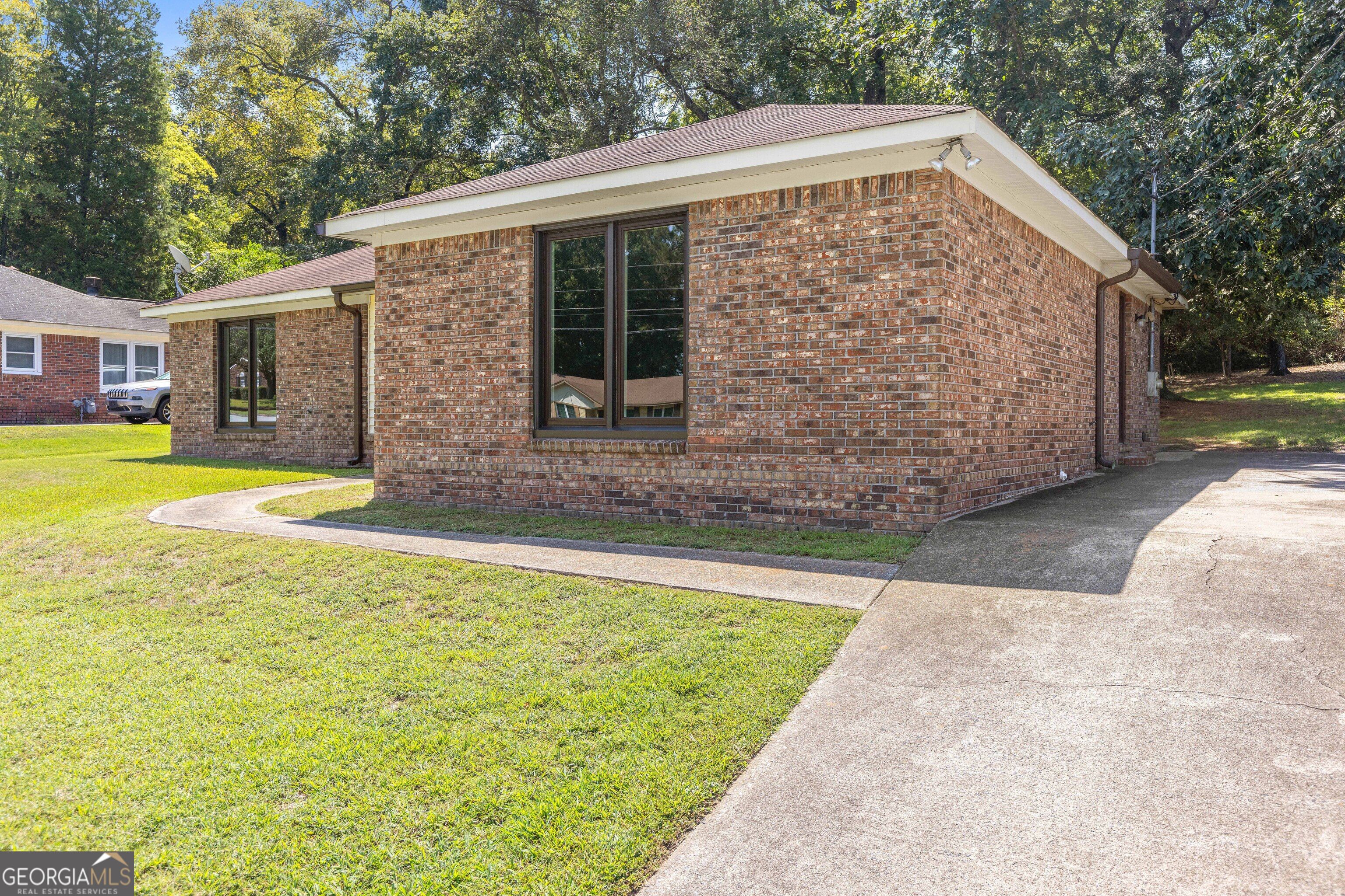 5918 Hunter Road Property Photo 3