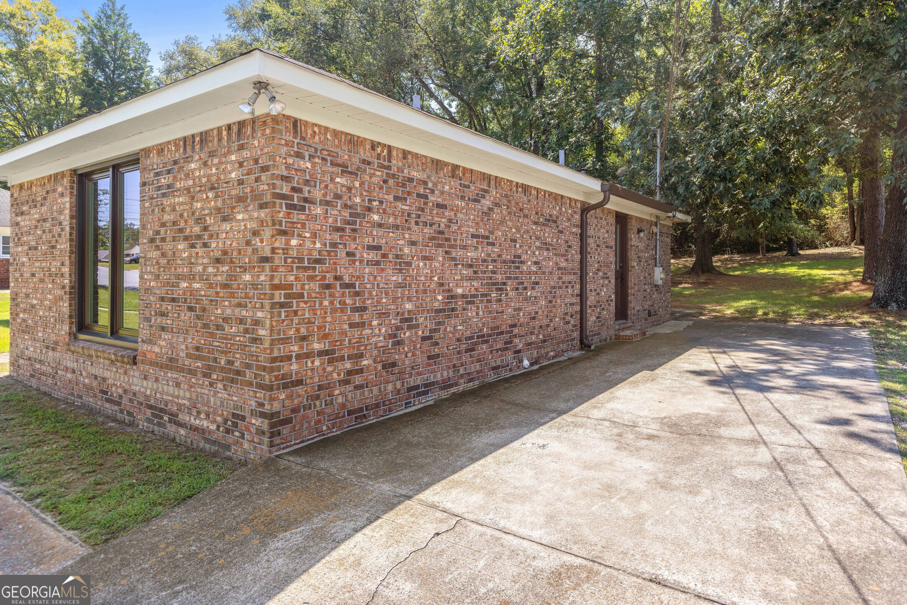 5918 Hunter Road Property Photo 4