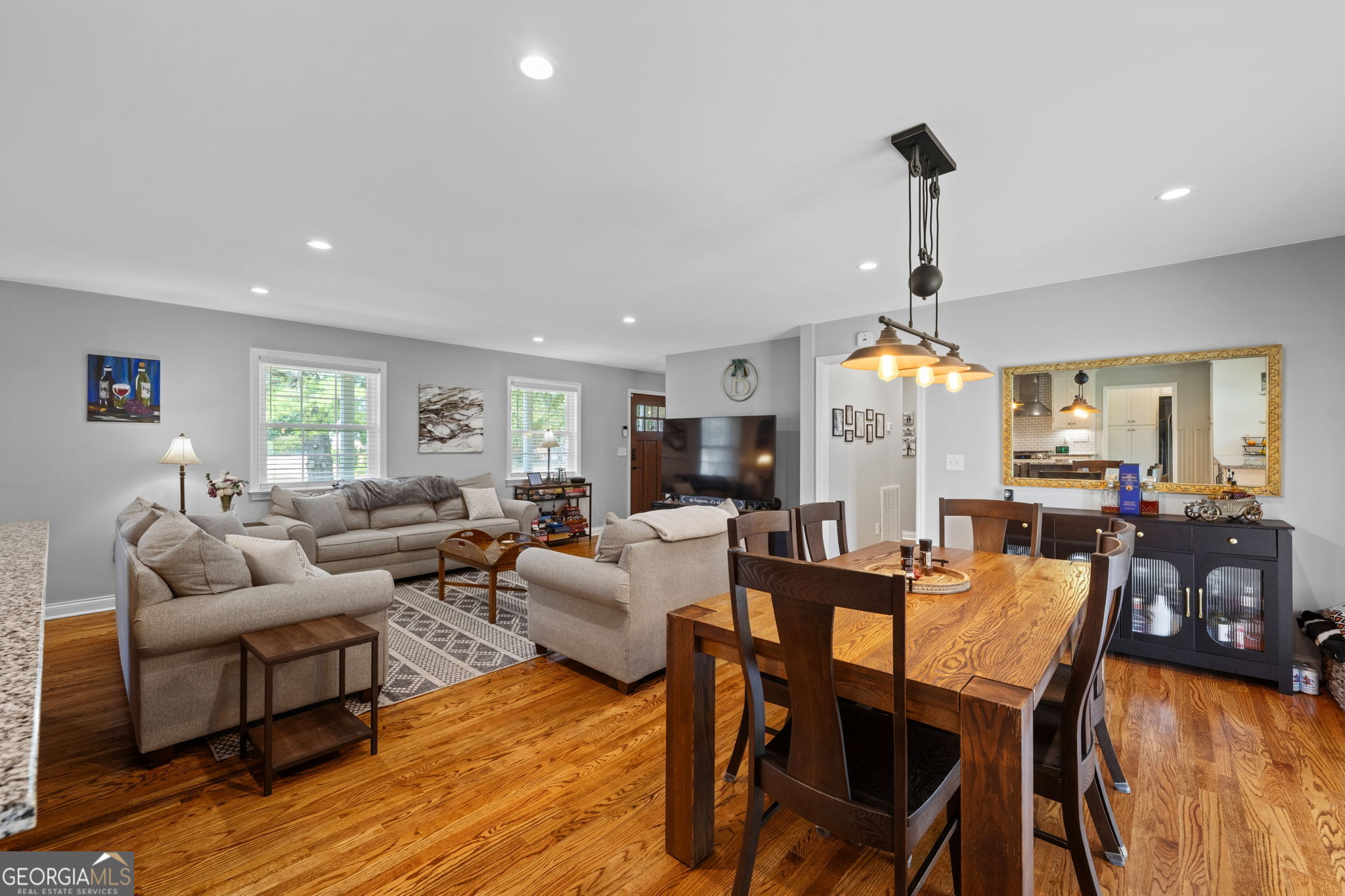 2130 Colonial Parkway Drive Property Photo 8