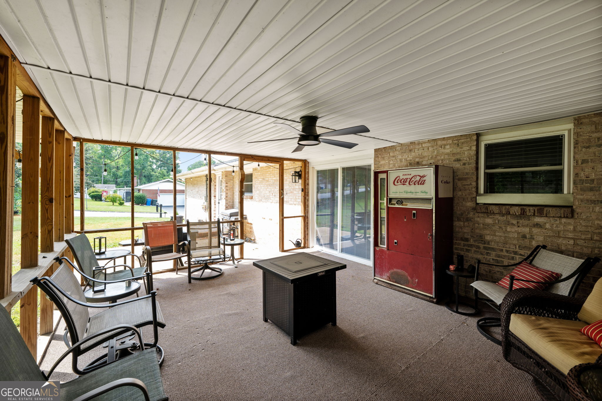 2130 Colonial Parkway Drive Property Photo 28