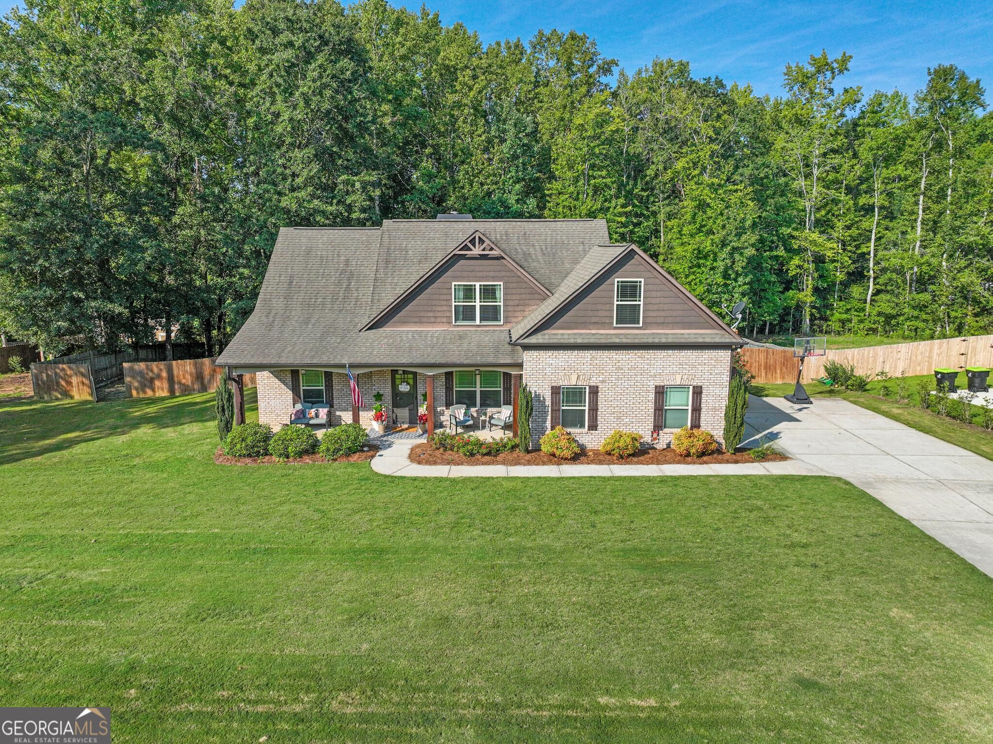 156 Fishers Mill Drive Property Photo 3