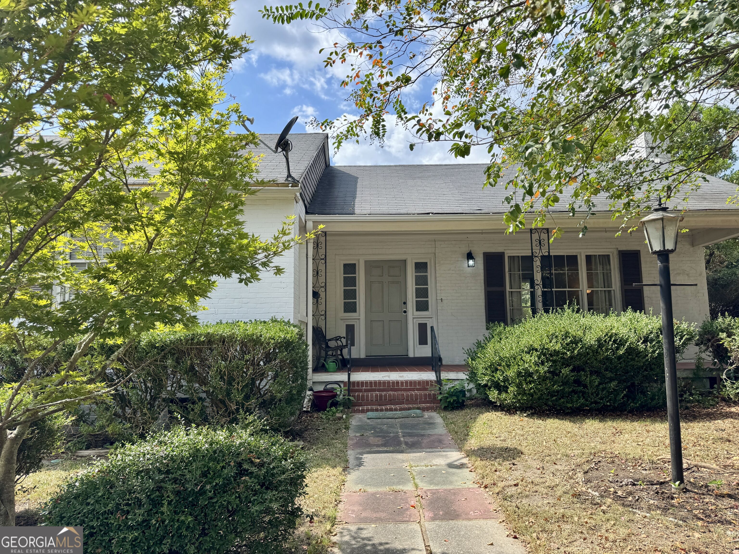 311 Pio Nono Avenue Property Photo 1