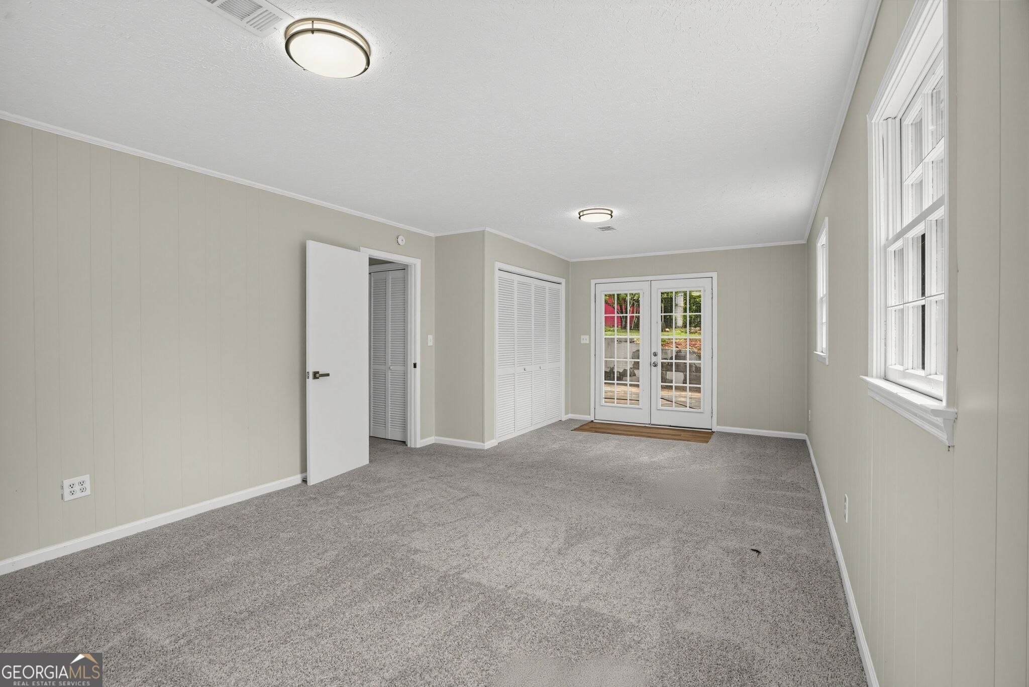 130 Kay Circle Property Photo 2