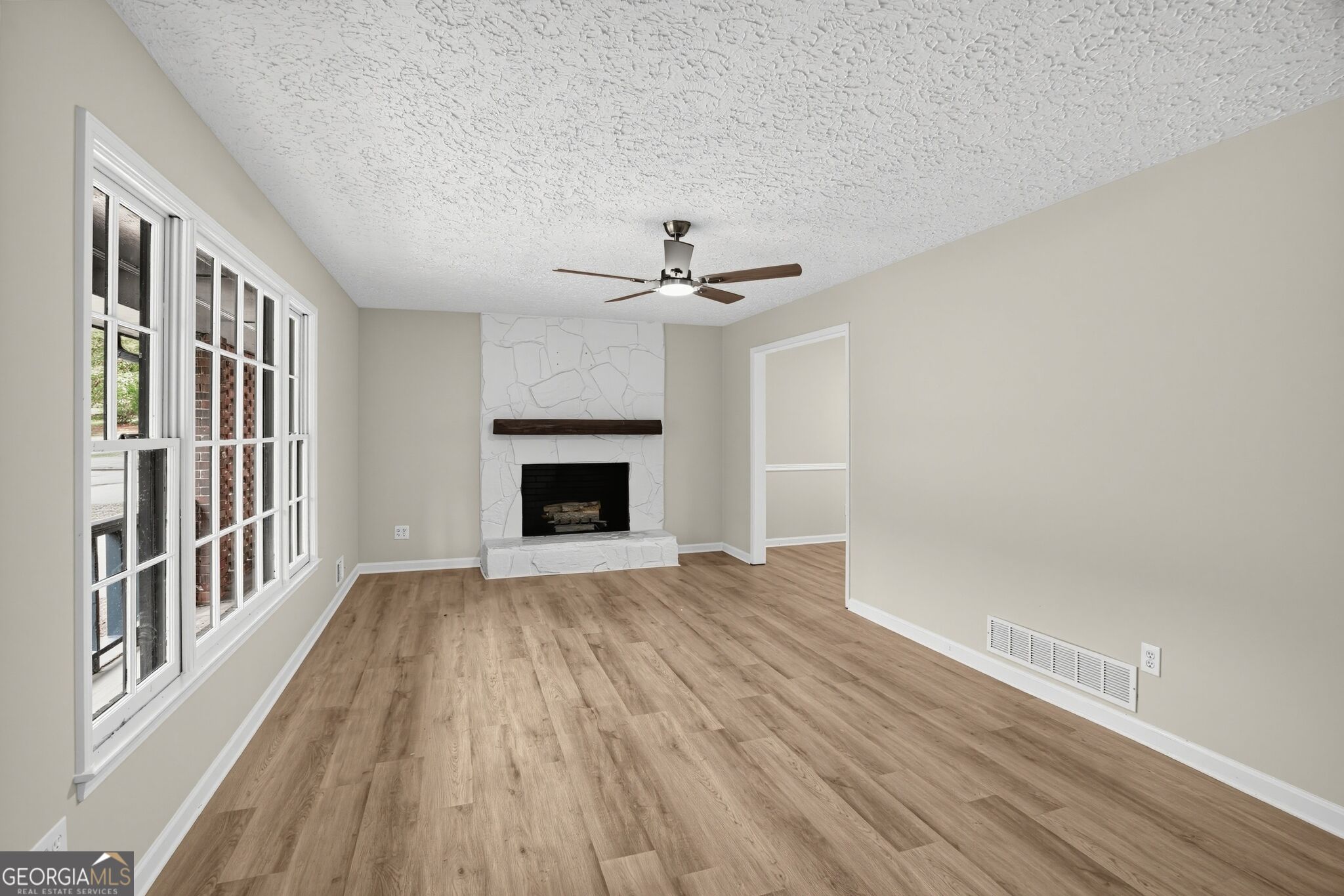 130 Kay Circle Property Photo 4