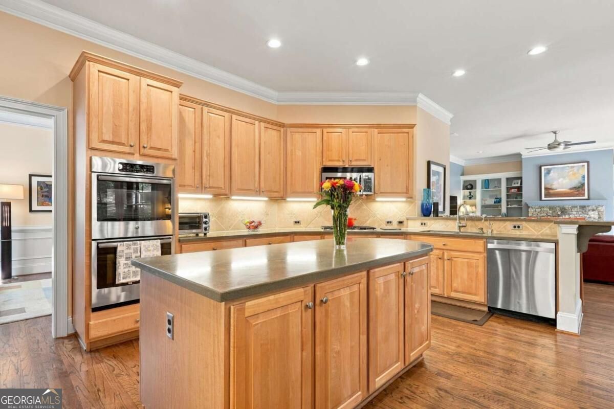 510 Wembley Circle Property Photo 18