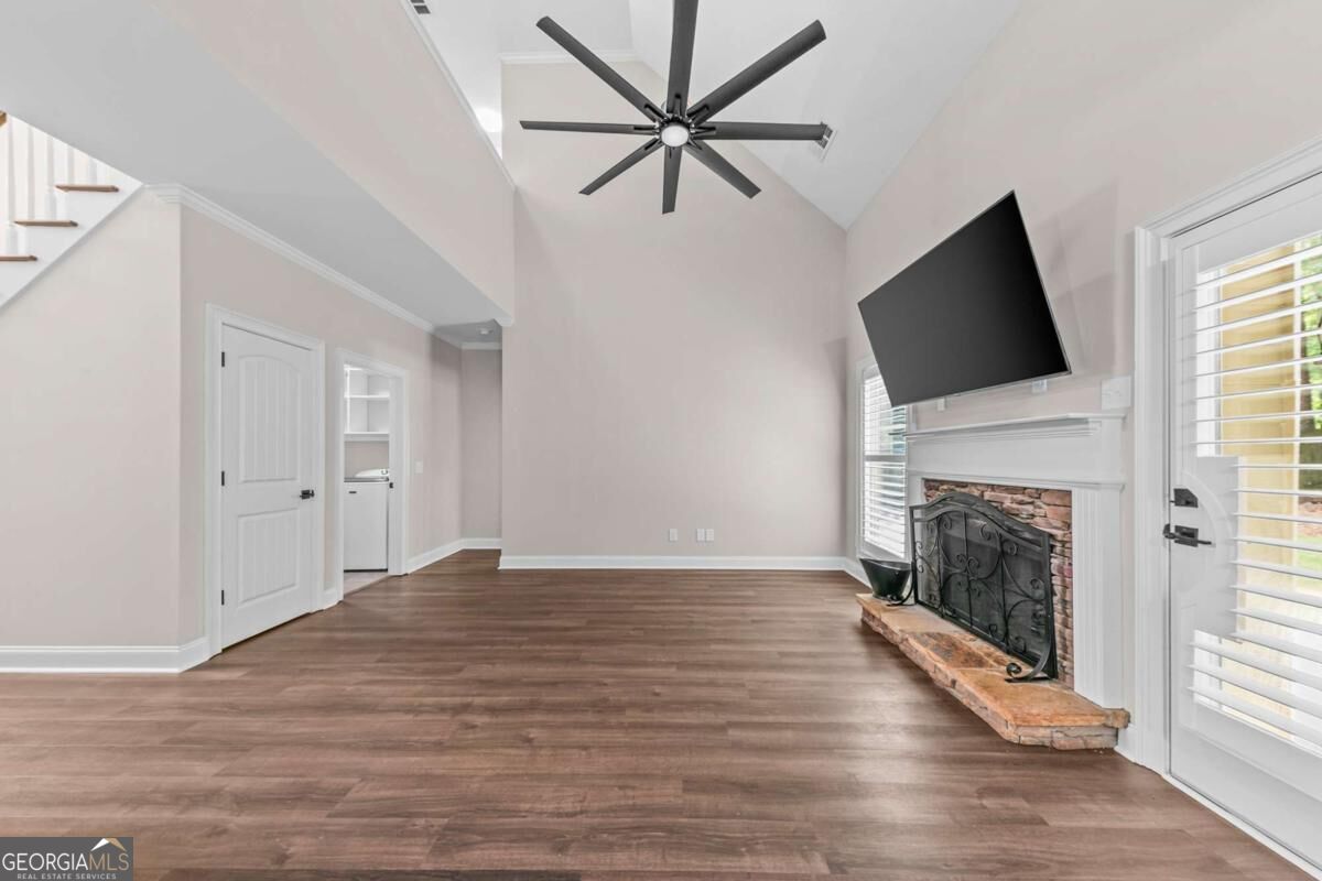 1650 Washington Way Property Photo 18