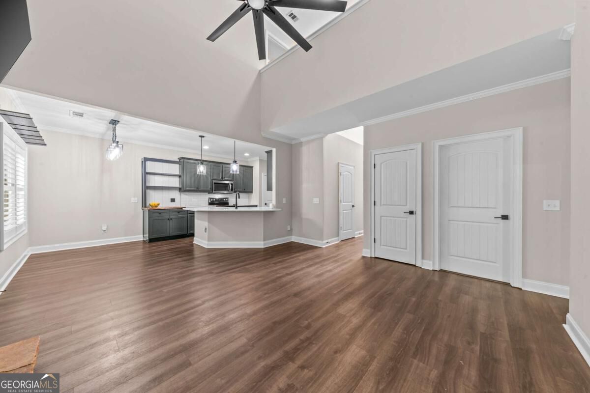 1650 Washington Way Property Photo 19
