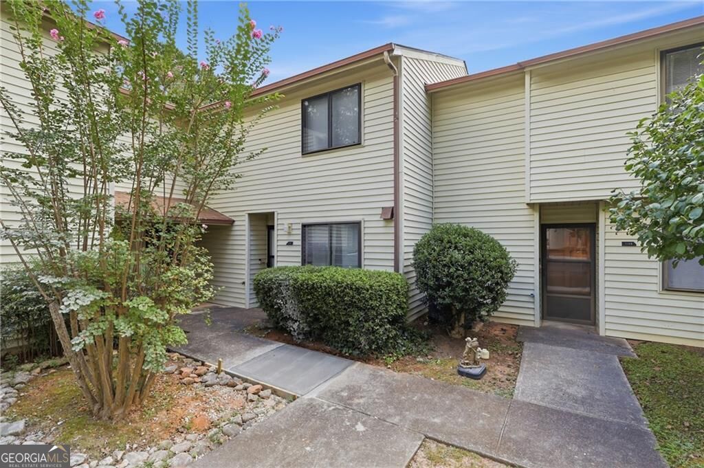 1144 Country Court