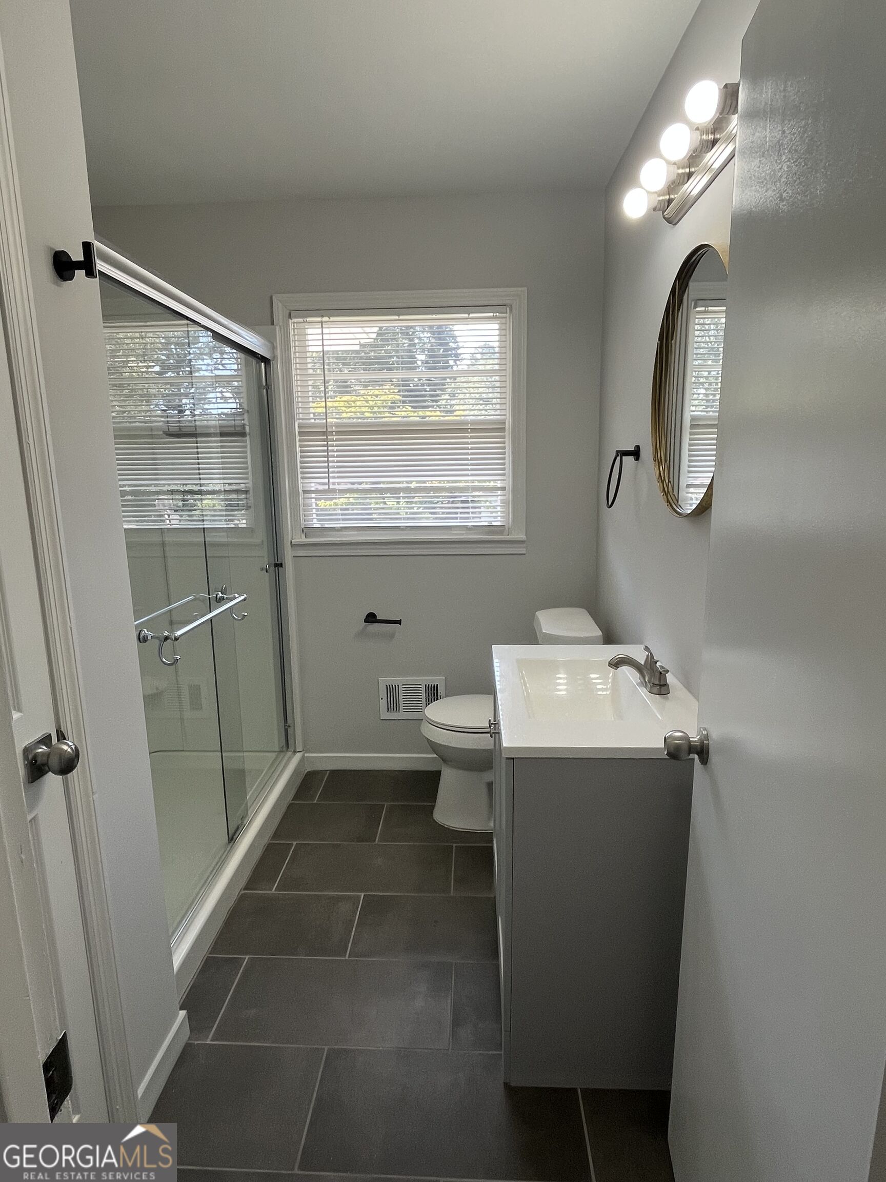 206 Evenview Circle Property Photo 14