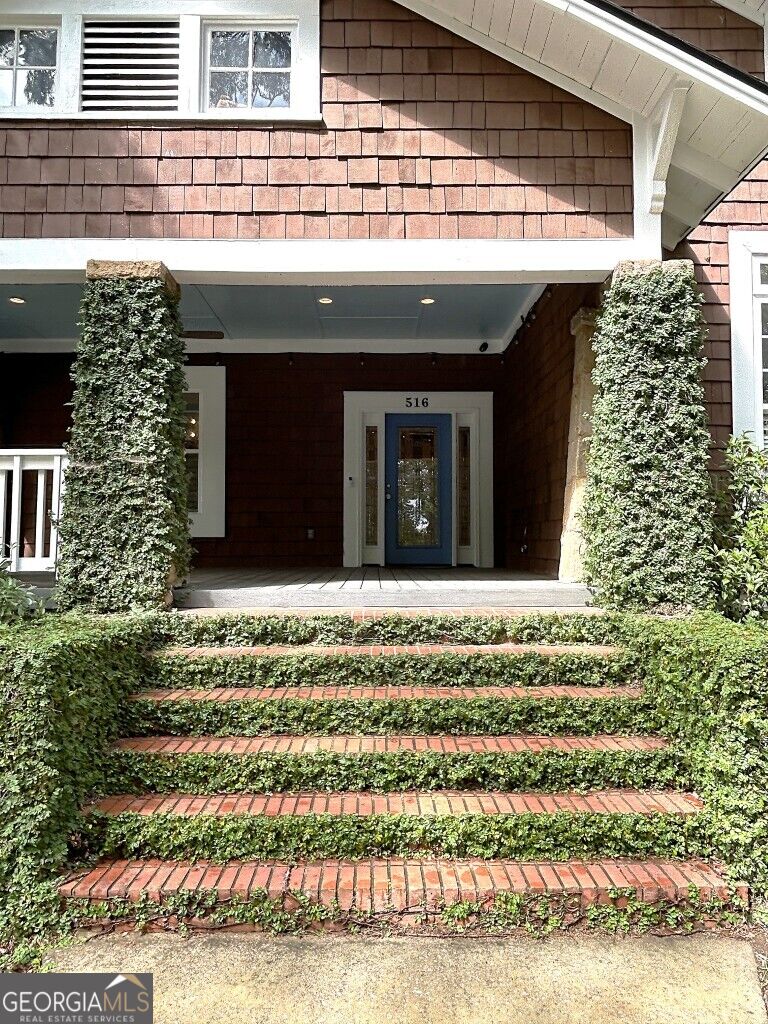 516 Lincoln Street Property Photo 2