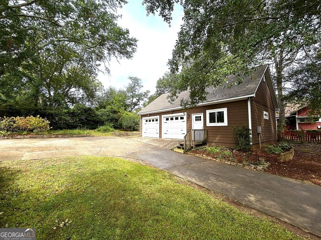 516 Lincoln Street Property Photo 42