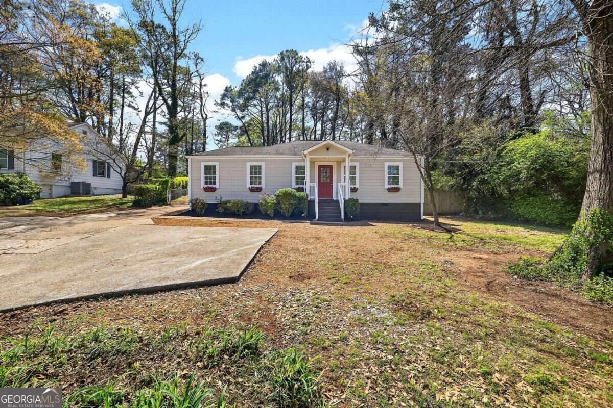955 Columbia Drive Property Photo 2