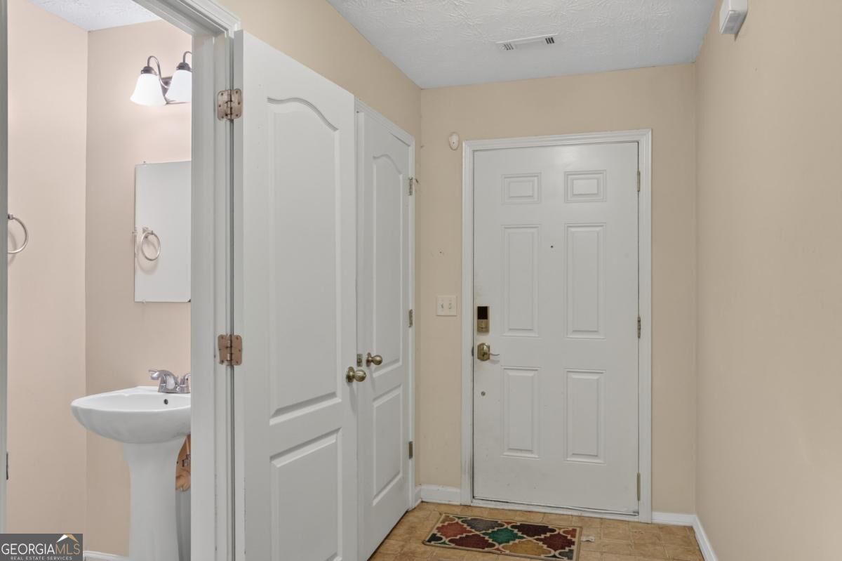 1720 Formosa Lane Property Photo 2