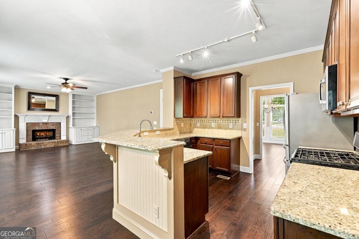 238 Ribbon Leaf View Property Photo 10