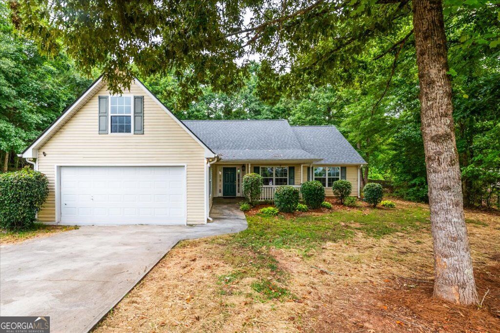 215 Highgrove Drive Property Photo 1