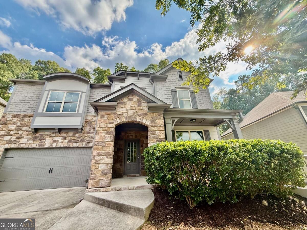 5190 Amberland Square Property Photo 1