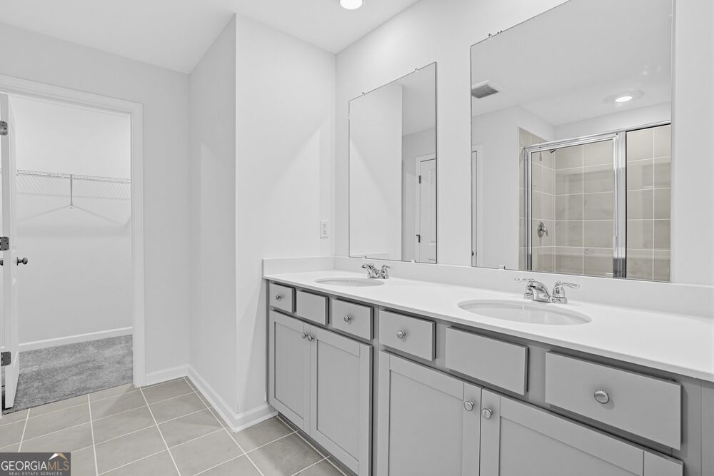 611 Rose Hill Lane Property Photo 3