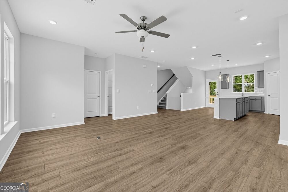 611 Rose Hill Lane Property Photo 4