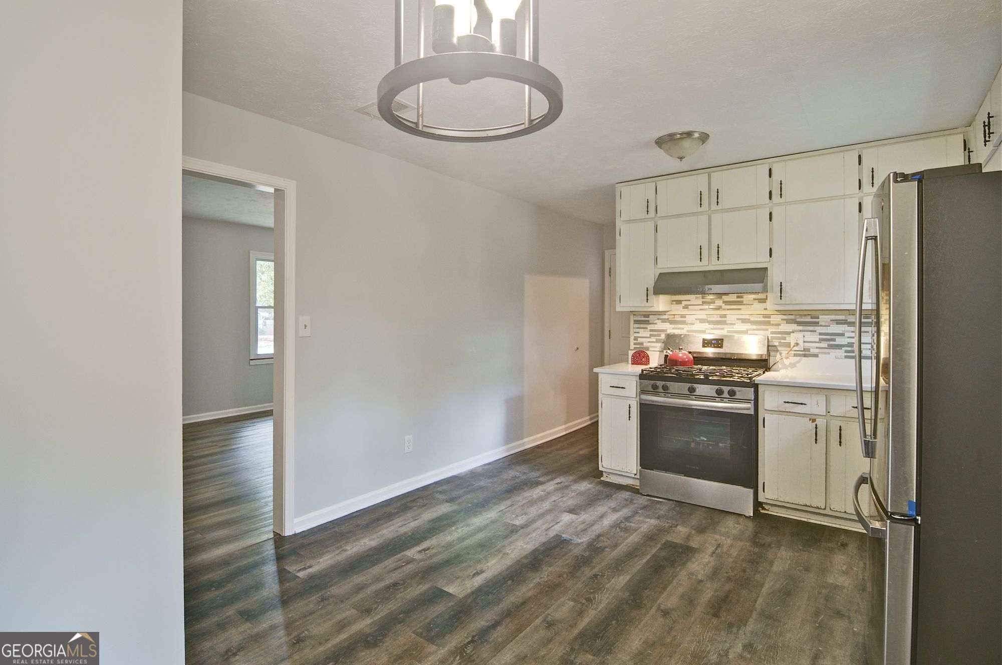 3939 Morris Circle Property Photo 7