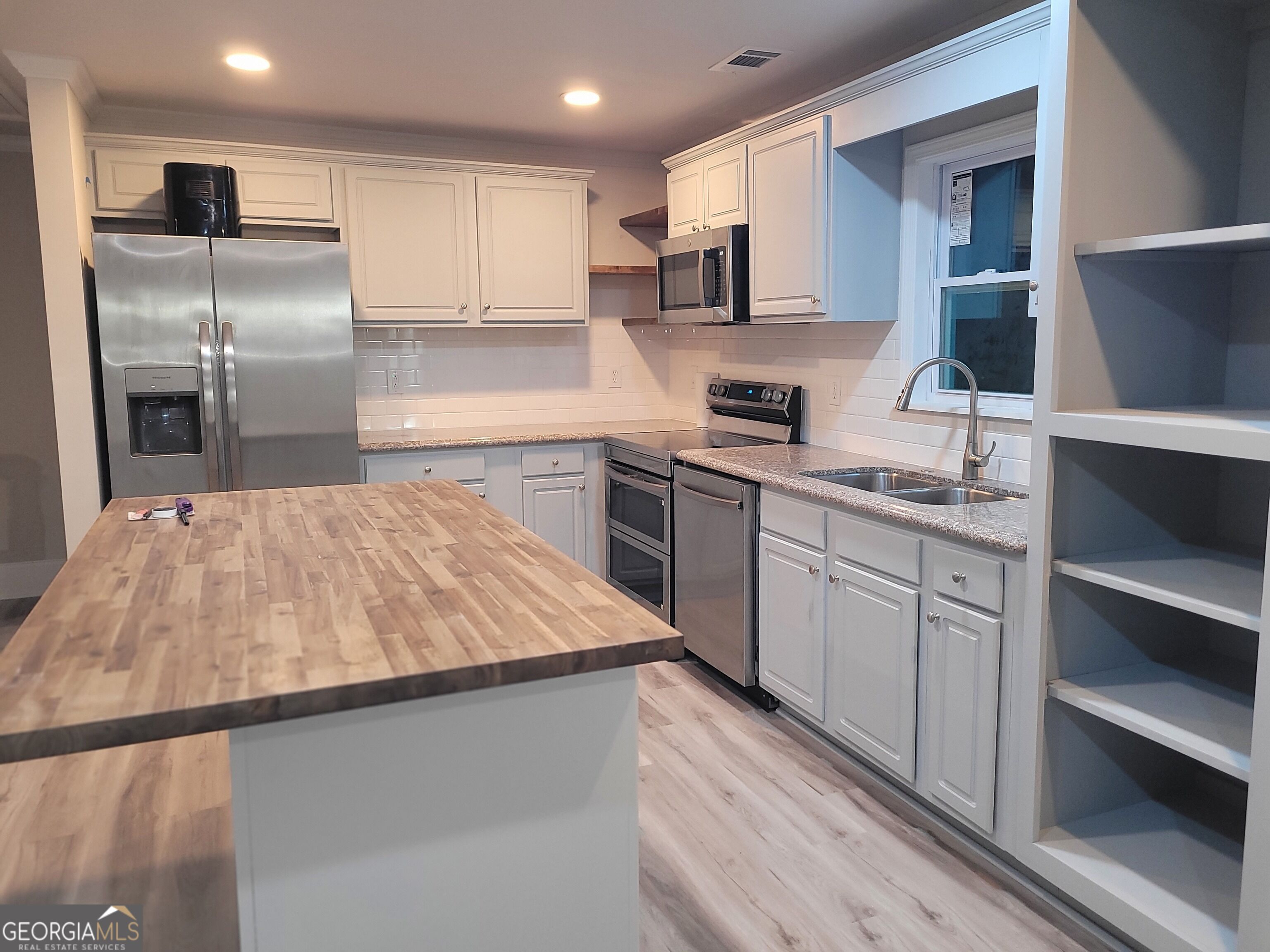 165 Moss Road Property Photo 8