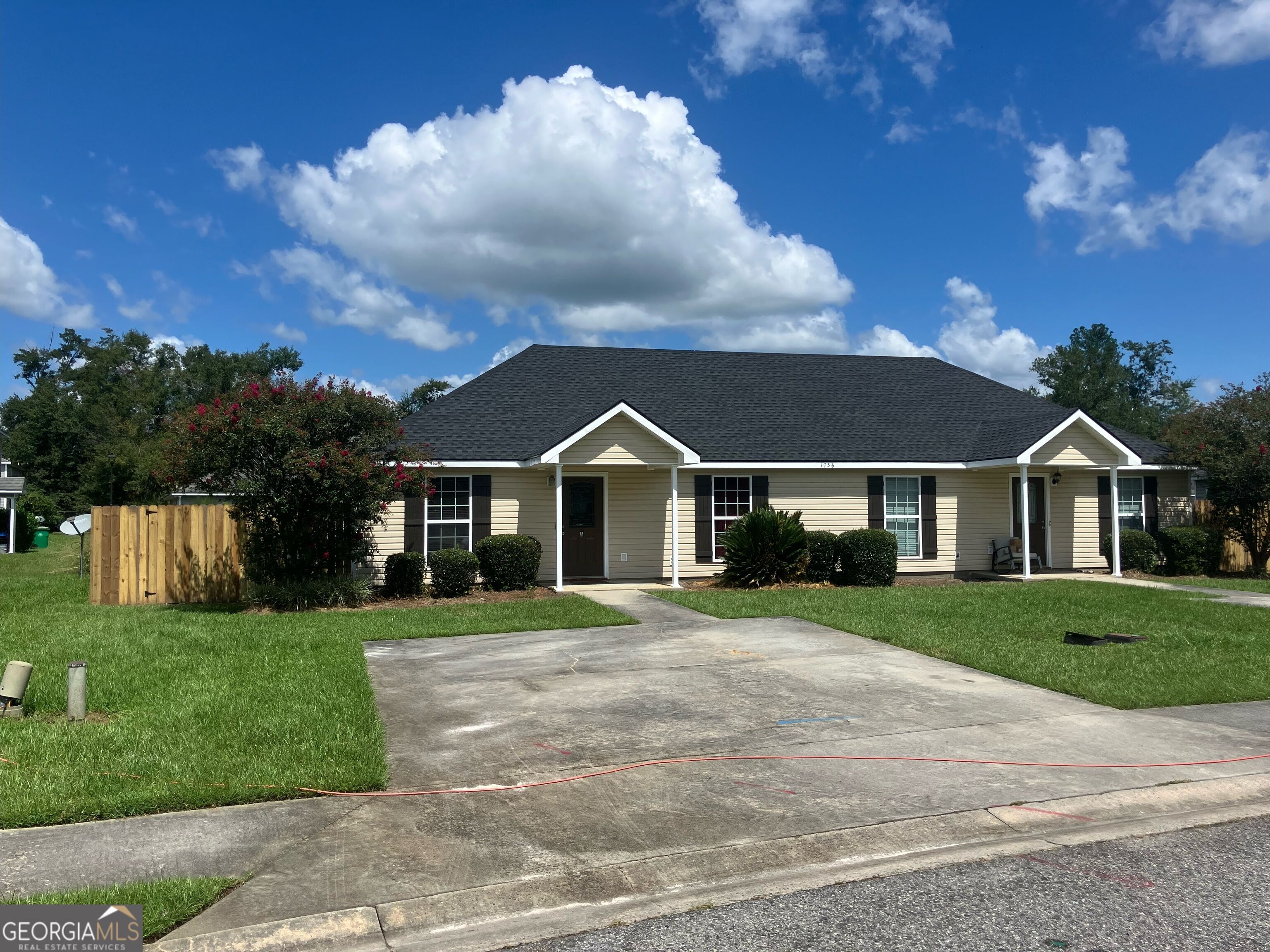 1736 Forsyth Place Property Photo 1