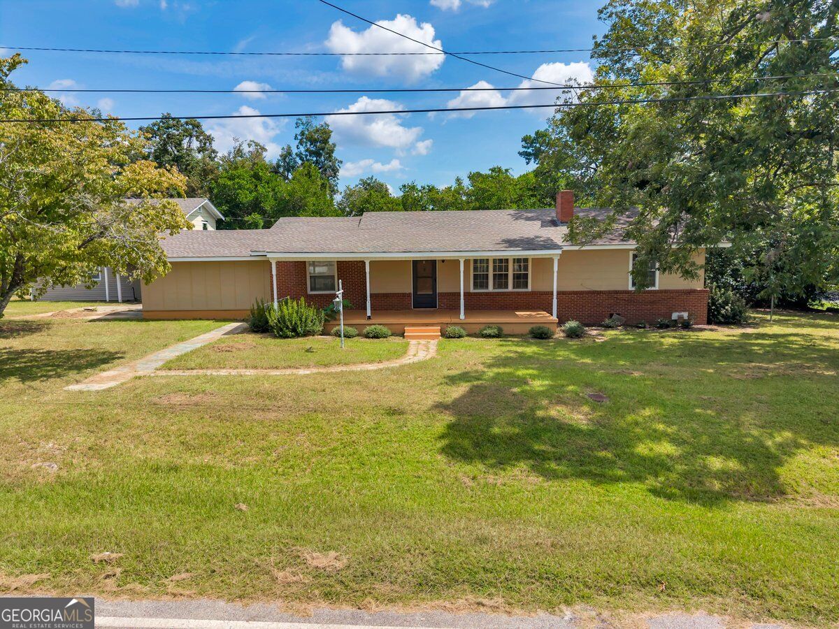 1102 N 3rd Street Property Photo 2