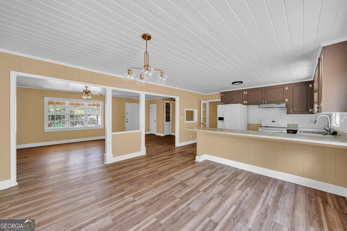 1102 N 3rd Street Property Photo 9