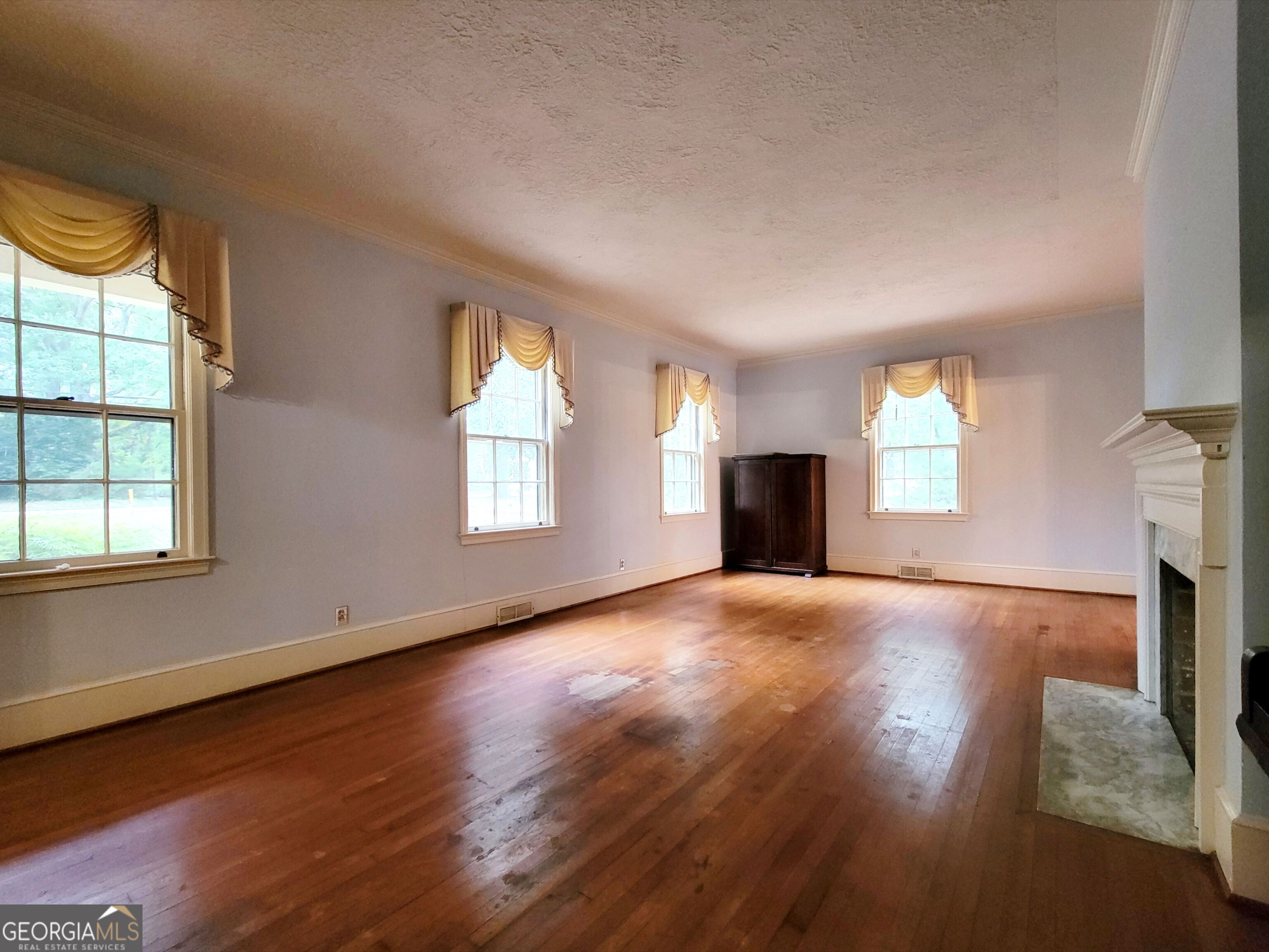 73 W Wright Street Property Photo 10