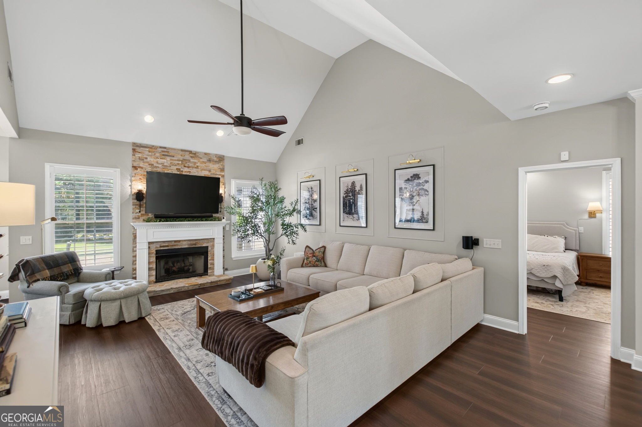 22 Riverwood Glen Property Photo 4