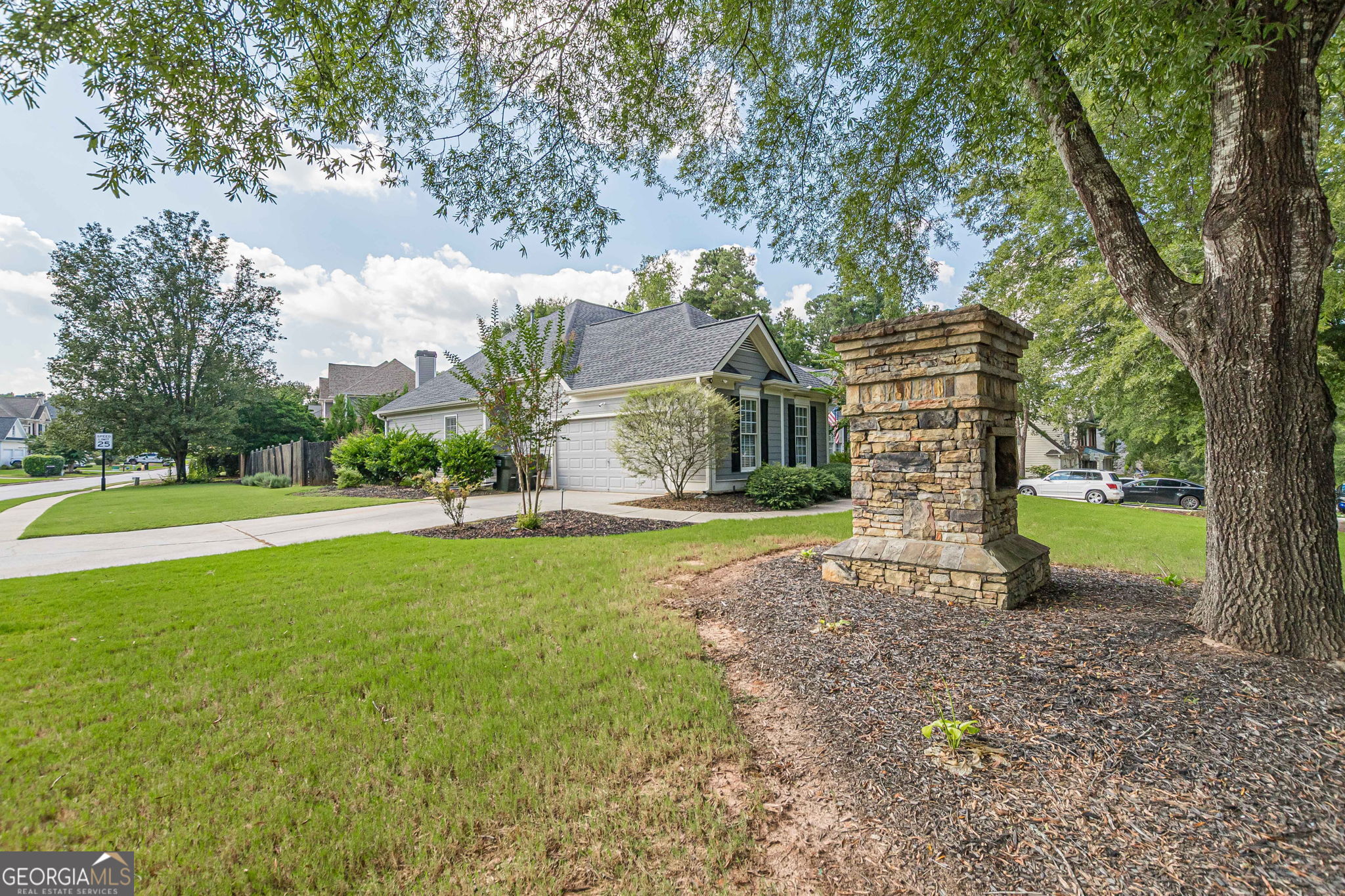 22 Riverwood Glen Property Photo 6