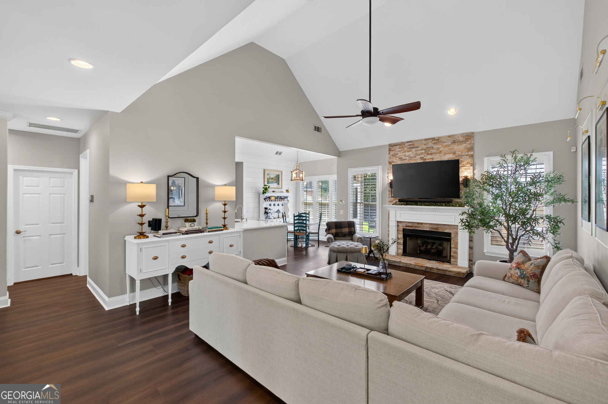 22 Riverwood Glen Property Photo 18