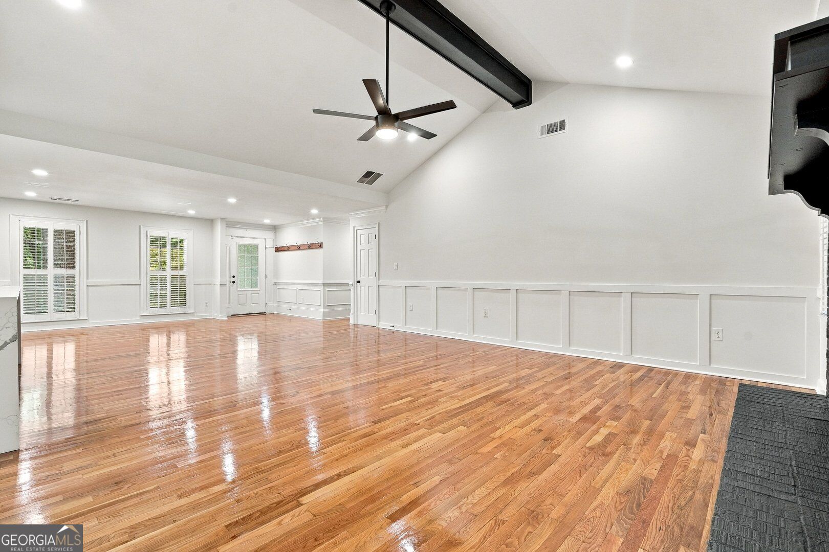 1761 E Gate Drive Property Photo 3