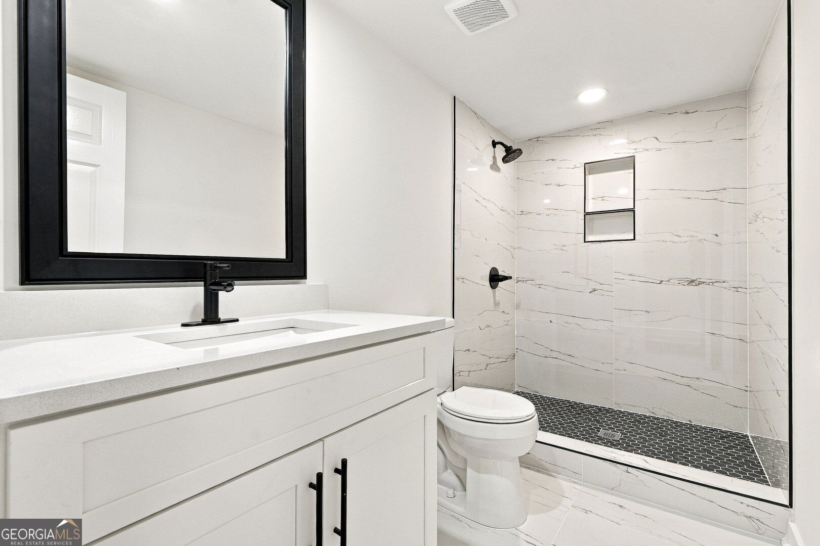1761 E Gate Drive Property Photo 20