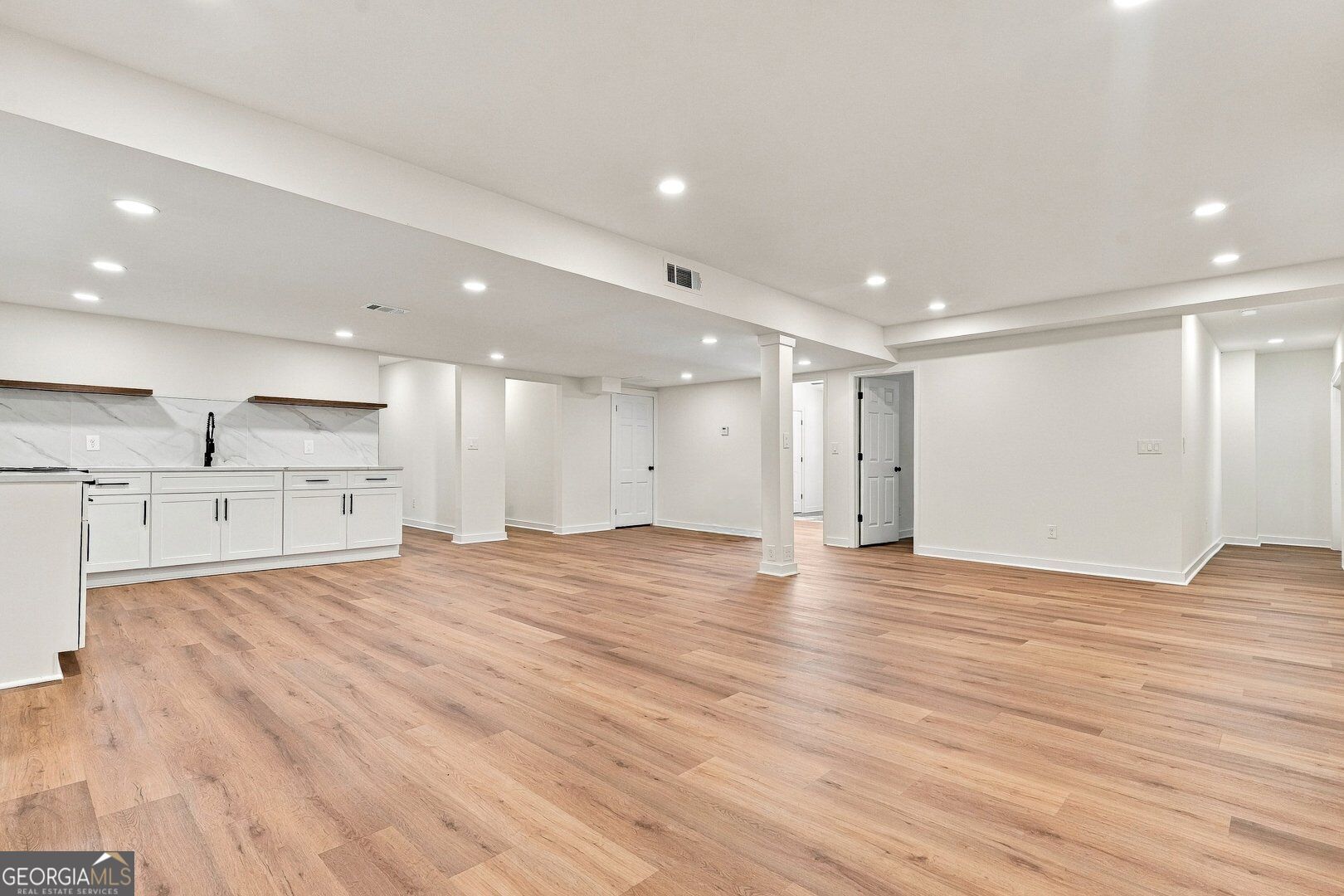 1761 E Gate Drive Property Photo 28