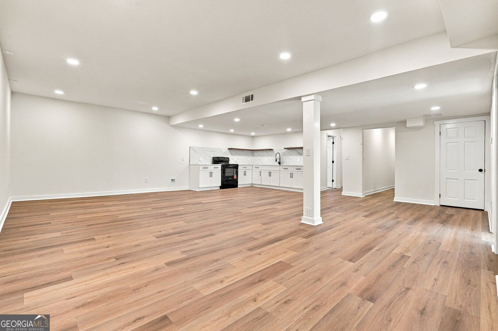 1761 E Gate Drive Property Photo 35