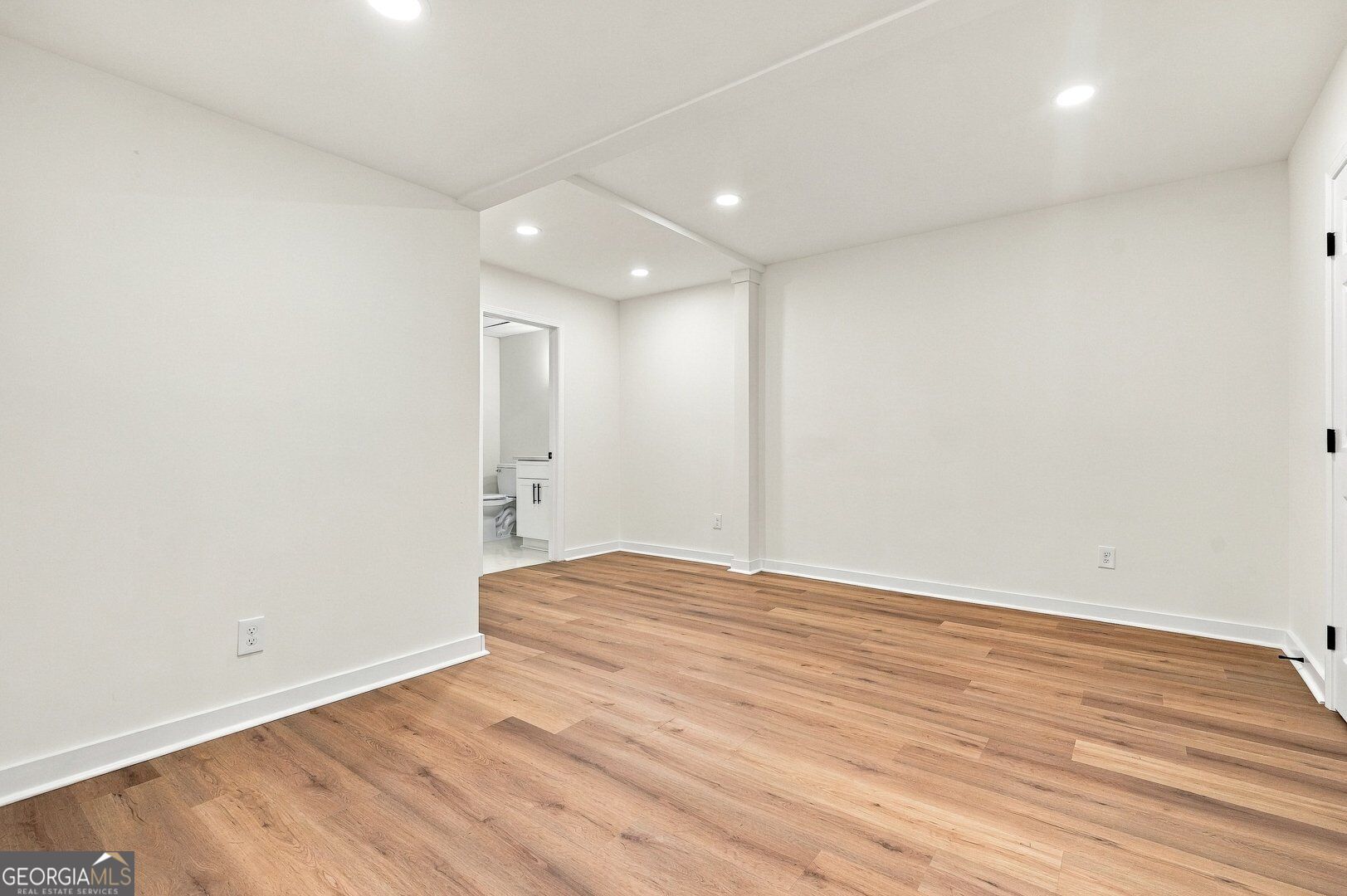 1761 E Gate Drive Property Photo 36