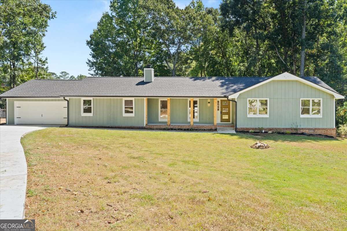 2177 E Chester Circle SE Property Photo 1