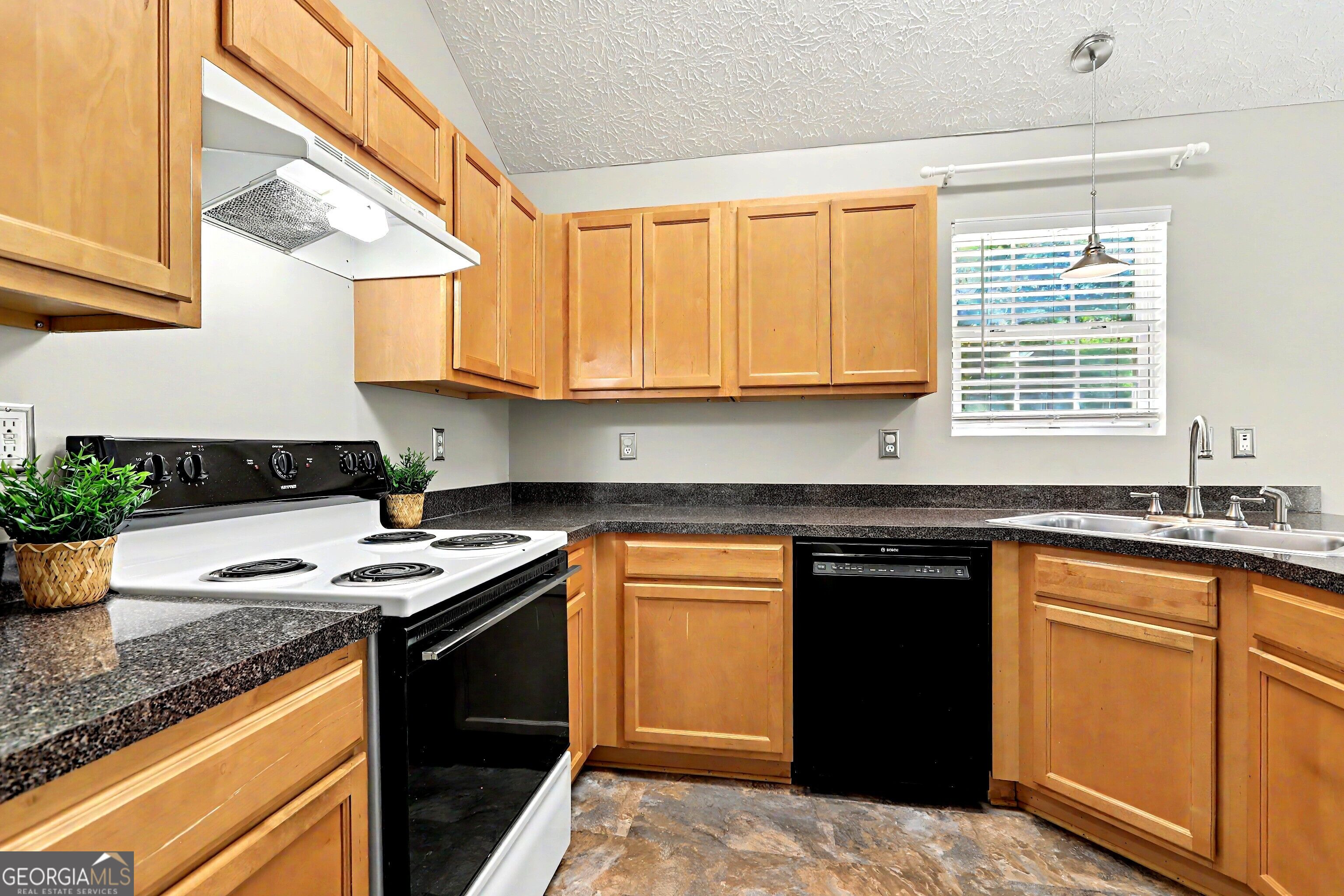33 Tanager Court Property Photo 13
