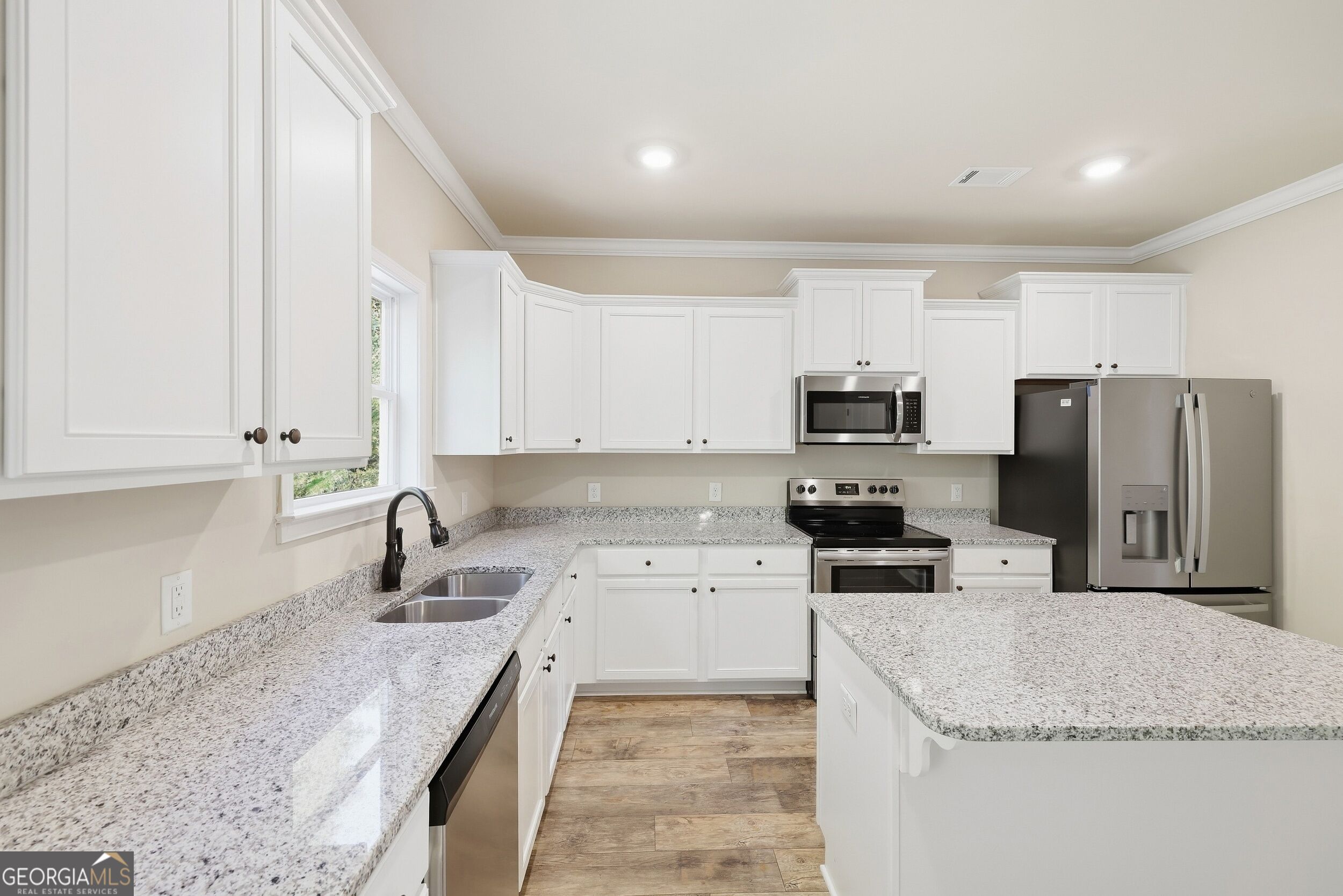 275 Huntington Manor Court # 18 Property Photo 4