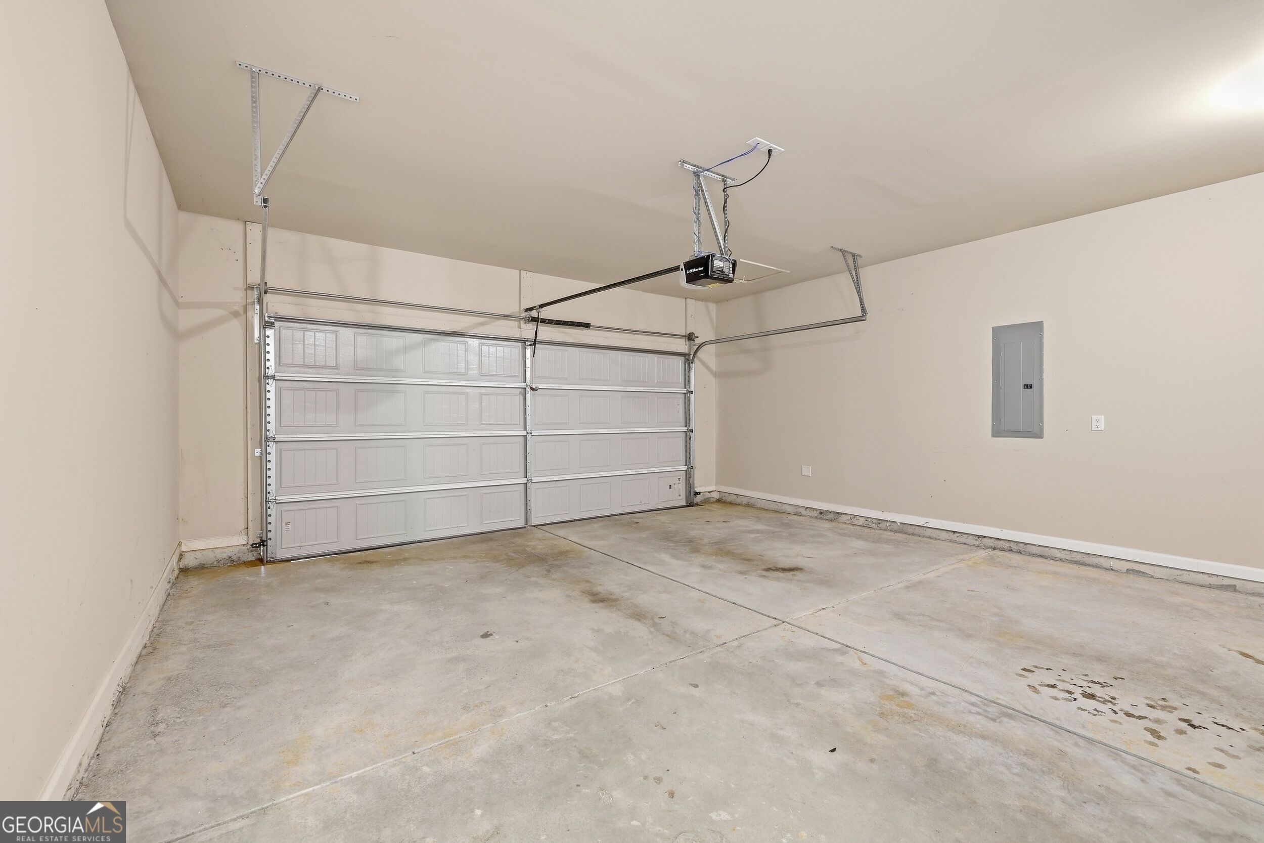 275 Huntington Manor Court # 18 Property Photo 16